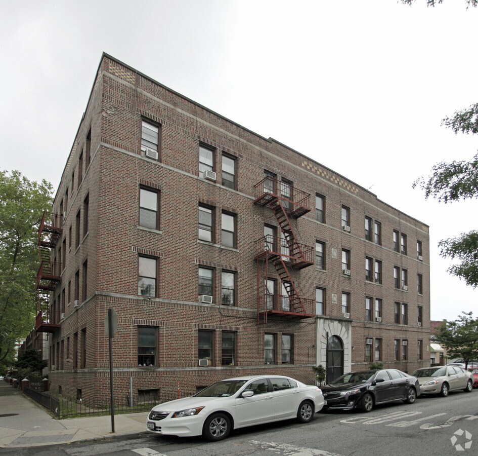 Photo - 14 Woodside Ave