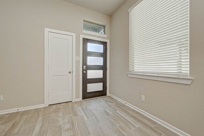 Photo - 316 N Spotted Fern Dr