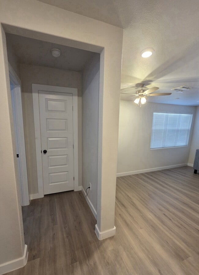 Photo - 322 Graze St