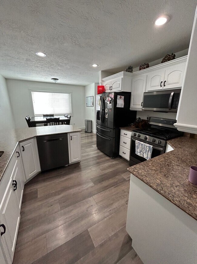 Photo - ******April 2024 Rent is Free!******