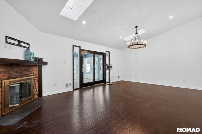 Photo - 102 Oak Glen Rd