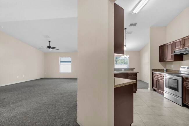 Photo - Large 4 Bedroom Rental!