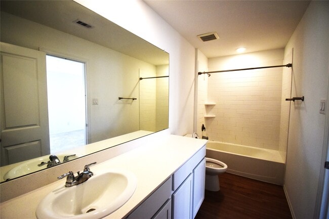 Photo - 3326 Spanish Oak Ln