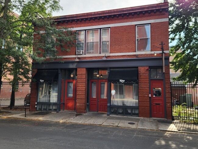 Building Photo - 110 Gorham St Unit 2B