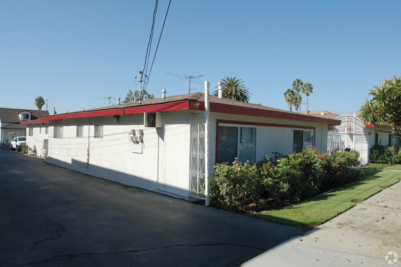 Photo - 204 E Broadway
