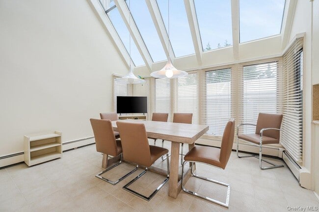 Photo - 40 Cayuga Ave