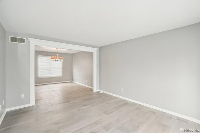 Photo - 2609 Huntington Dr House