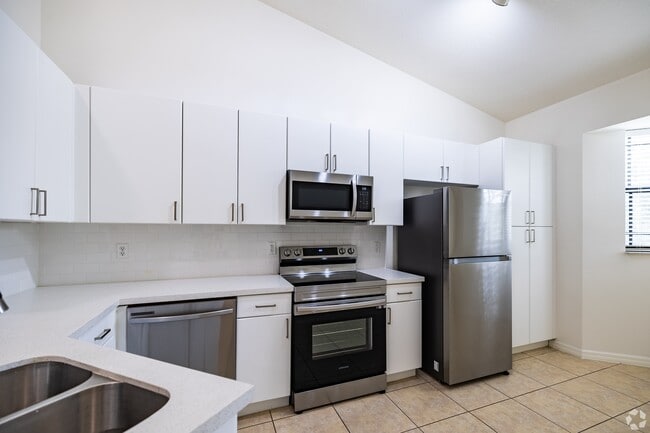 Photo - Venice At Crystal Lakes