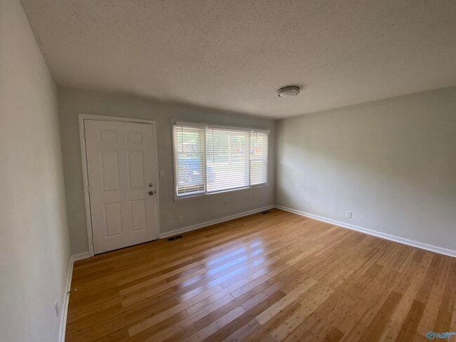 Photo - 512 Clift Dr