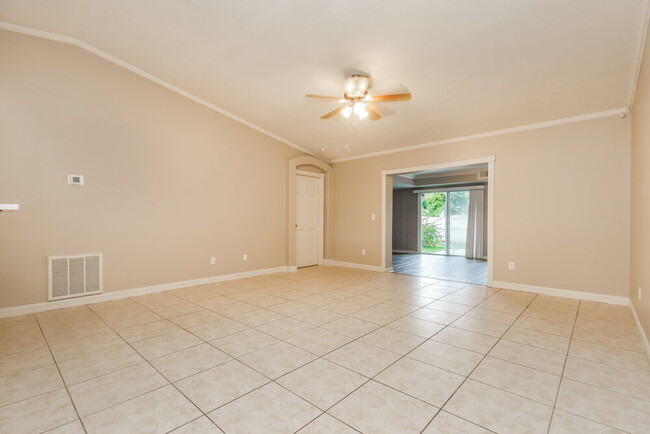 Photo - 2702 Woodstream Cir