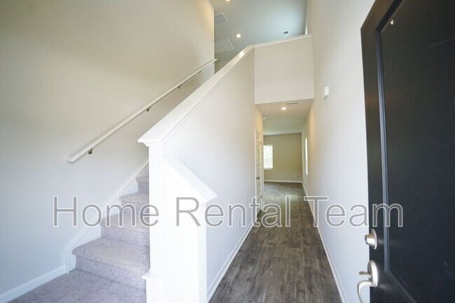 Photo - 154 Bottlebrush Dr