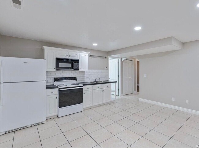 Photo - 1262 N Cir Cv Unidad Bsmnt