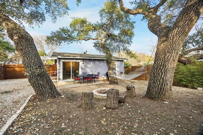 Photo - 211 Lessin Ln