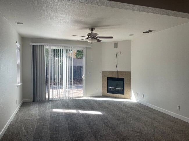 Photo - 635 Burnt Ranch Way