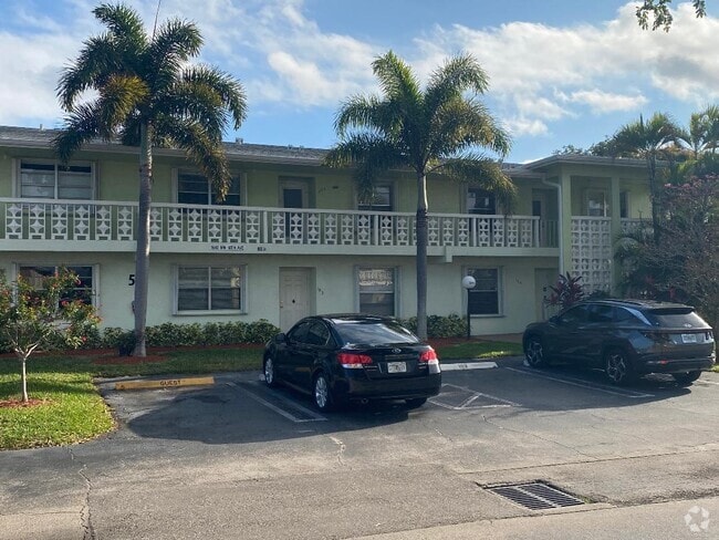 Building Photo - 1640 NW 18th Ave Unit 204 Rental