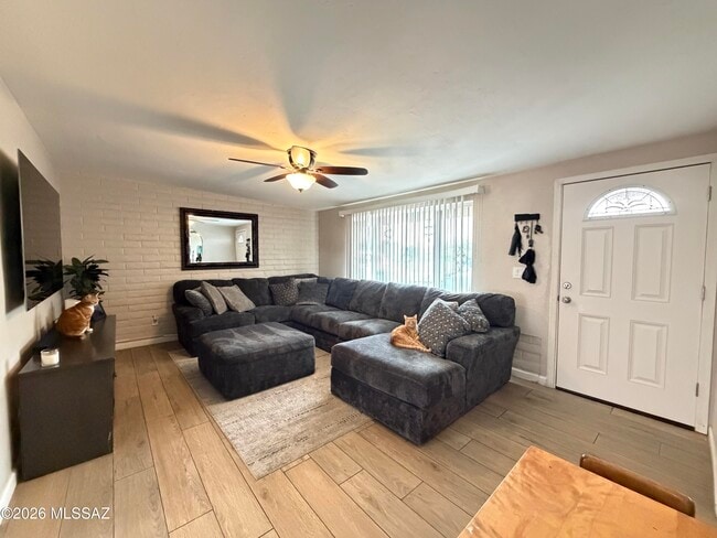 Building Photo - 8243 E Escalante Rd