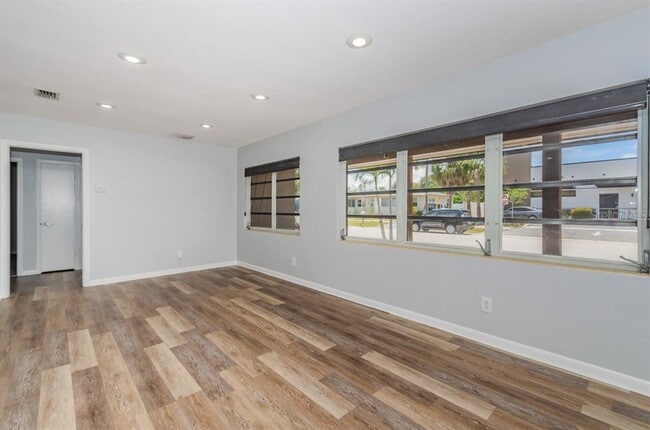 Photo - 408 S Aurora Ave