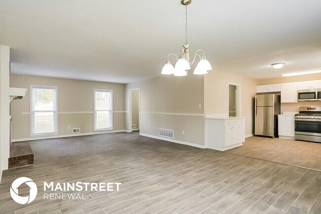 Photo - 2440 Hillboro Cir S W