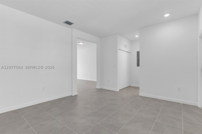 Photo - 2660 SE 28th Dr