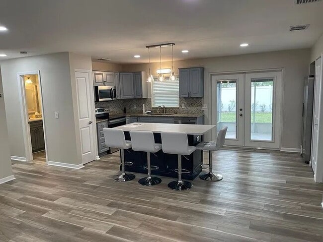 Building Photo - Fully renovated 3 bedrooms with 2 full baths single-family home in Oakford Park, a few minutes wa...