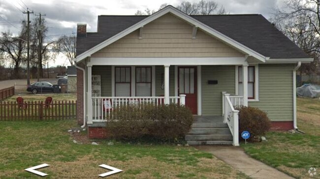 Building Photo - Charming Home in North Knoxville!