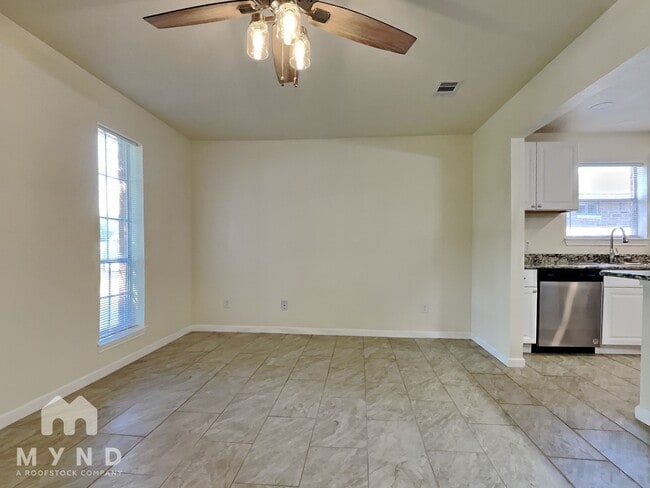 Photo - 4809 Cedar St
