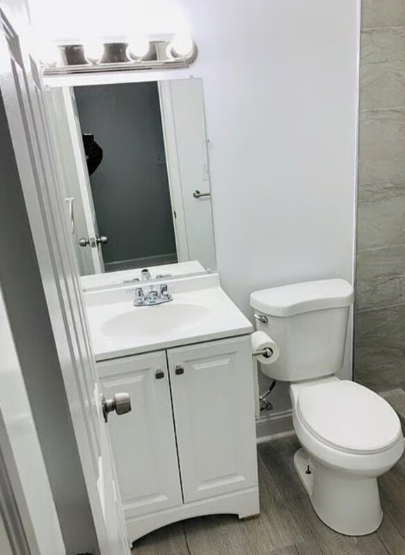 Photo - 820 N Lakewood Ave