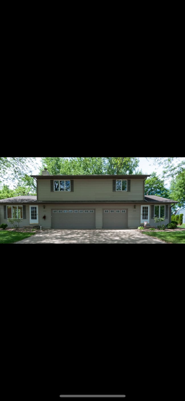 Building Photo - 203 13th Ct Unit 203 13th Ct Rental