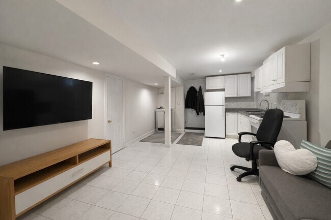 Photo - 26 Rockvale Ave Unit BSMT