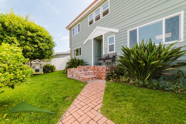 Photo - 341 N Sierra Ave