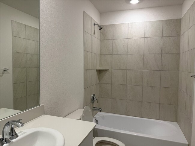 Photo - 716 Edgehurst Dr