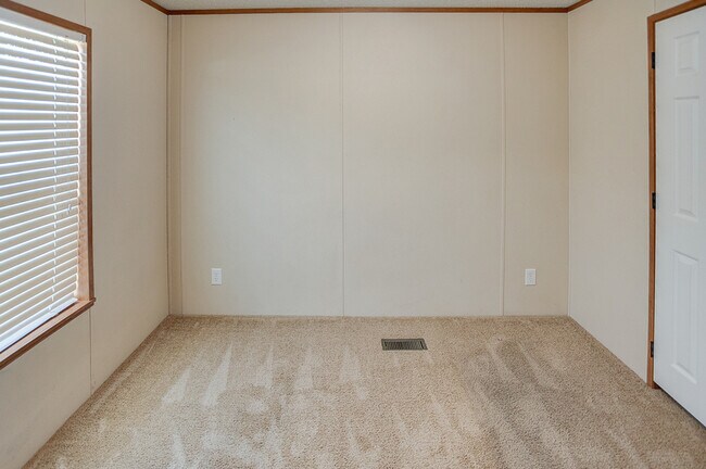 Photo - 23 Coachlight Trailer Park