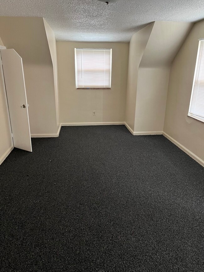 Bedroom with 3 closets - 15205 Maplewood Ave
