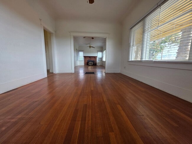 Photo - *** MOVE IN SPECIAL - $500.00 OFF FIRST MONTHS RENT***