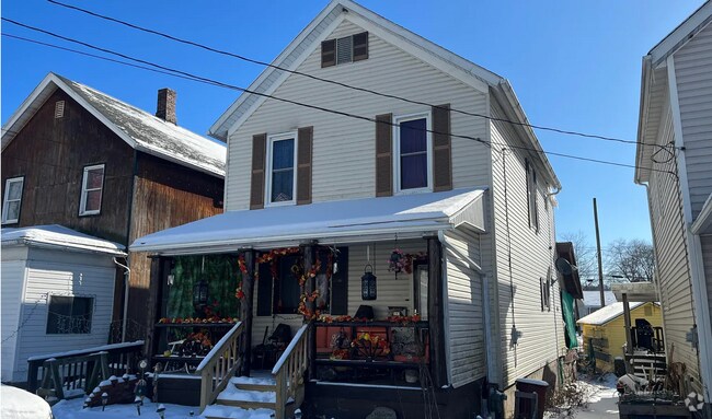 Building Photo - 207 Marion Ave Rental