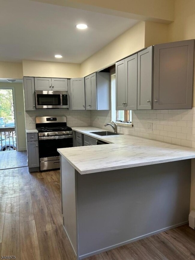 Photo - 225 E Northfield Rd