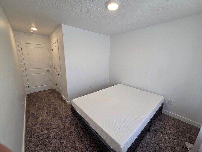 3294 E Elkhorn Ln Unidad Bedroom 1