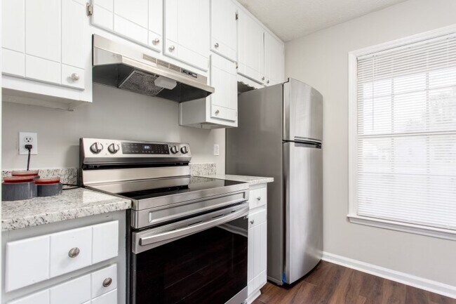 Photo - 611 Osborne Ct