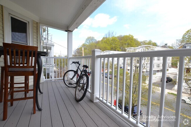 Building Photo - 54 Tremont St Unit 3 Rental