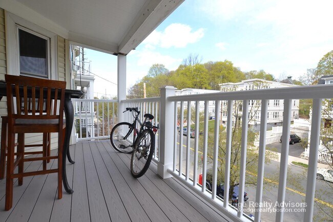 Photo - 54 Tremont St Apartments Unit 3