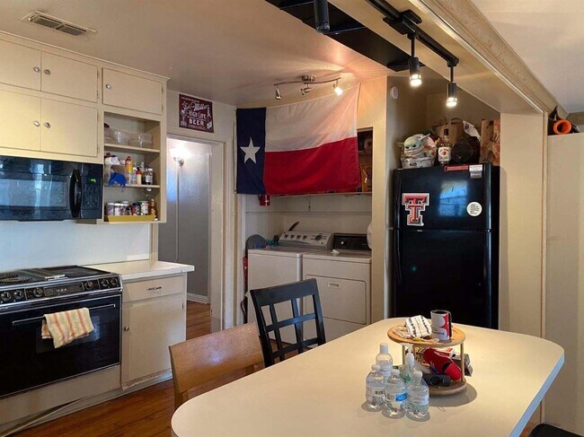 Photo - 2611 28th St