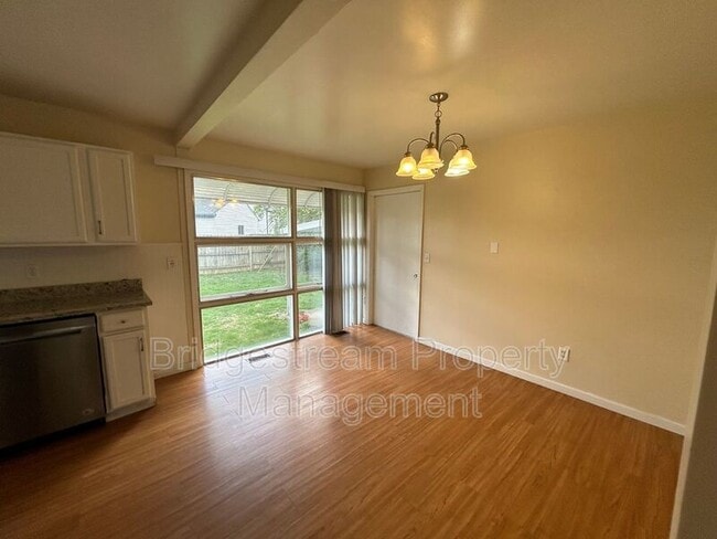 Photo - 1944 Malcom Dr