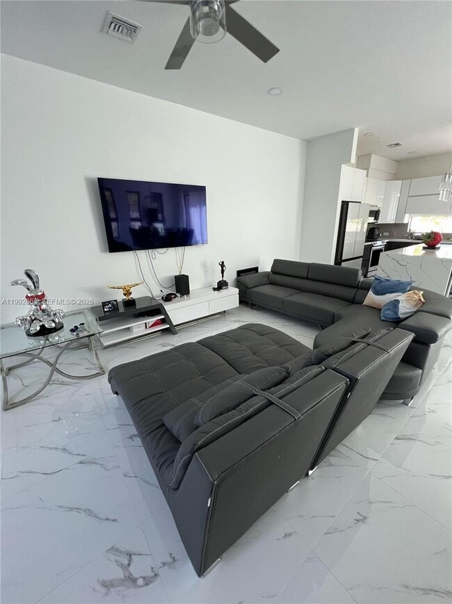 Photo - 2342 McKinley St