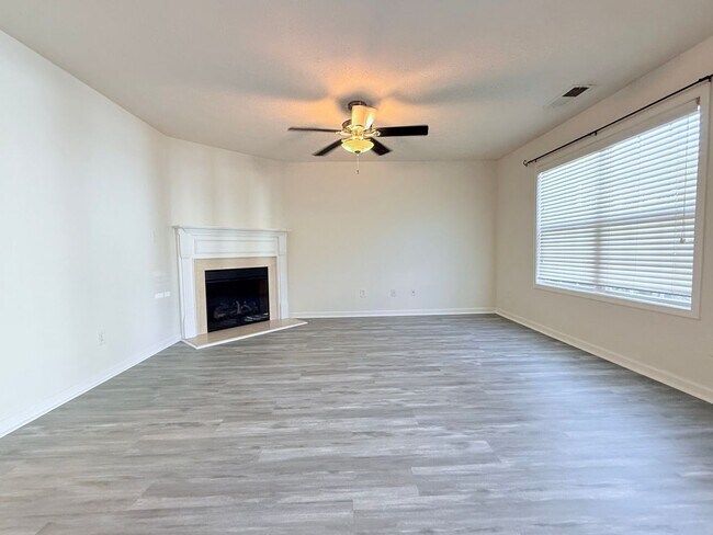 Photo - Spacious 3/2.5 Townhome in Lawrenceville
