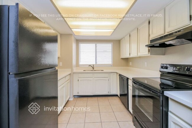 Photo - 1966 N Blackstone Dr