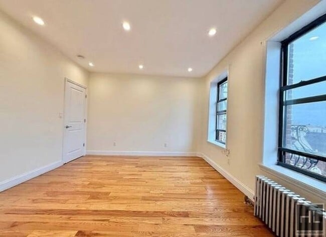 Photo - BERGEN STREET