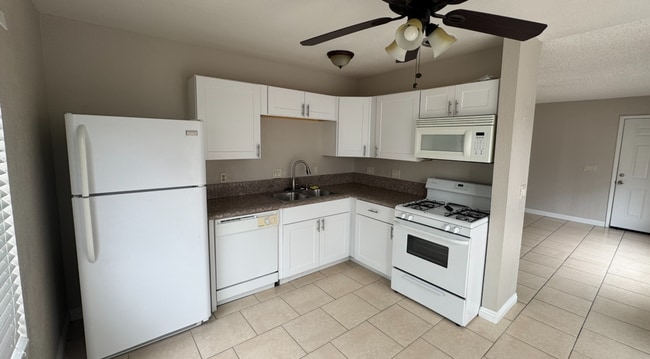 Photo - 4754 Willow Crest Ave