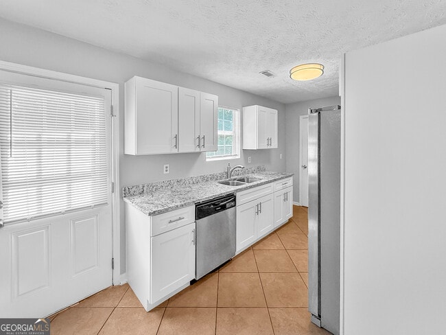 Photo - 6463 Heritage Run