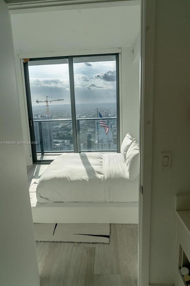 Photo - 55 SW 9th St Unidad 3607