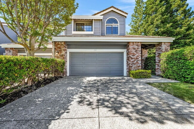 Photo - 212 Kingswood Ct Townhome